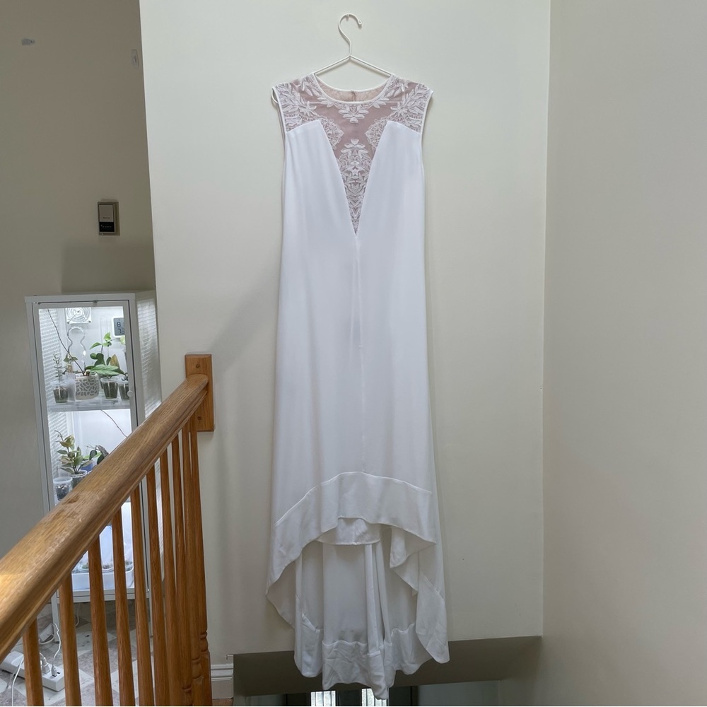 { BCBG Gown } Denisa White High Low Dress with Lace